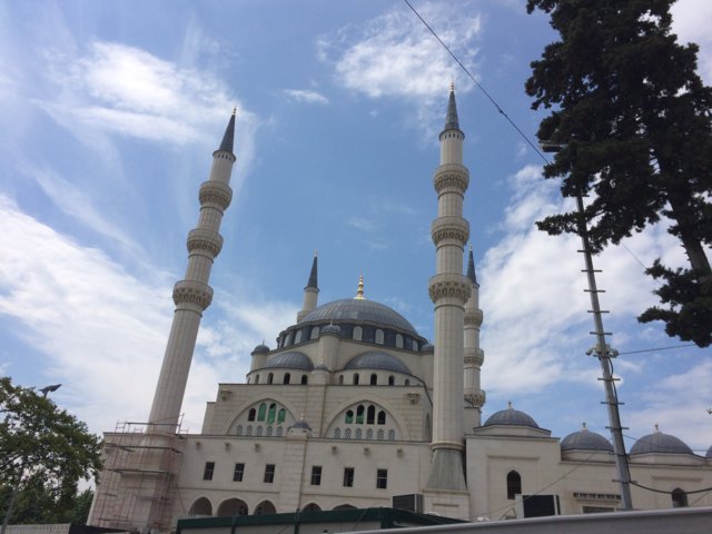 moschea al centro di tirana