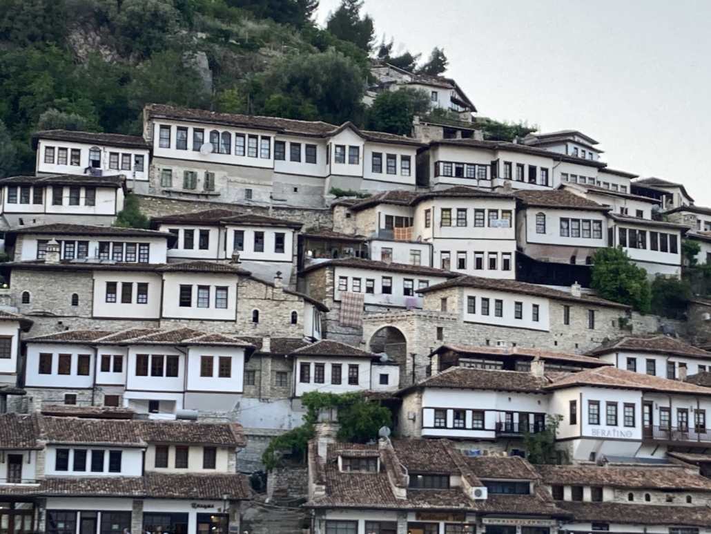 case ottomane in collina Berat